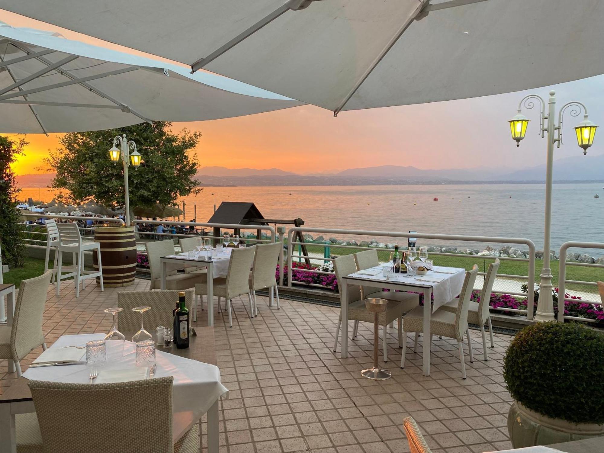 Hotel Aquila D'Oro Desenzano Desenzano del Garda Exterior foto