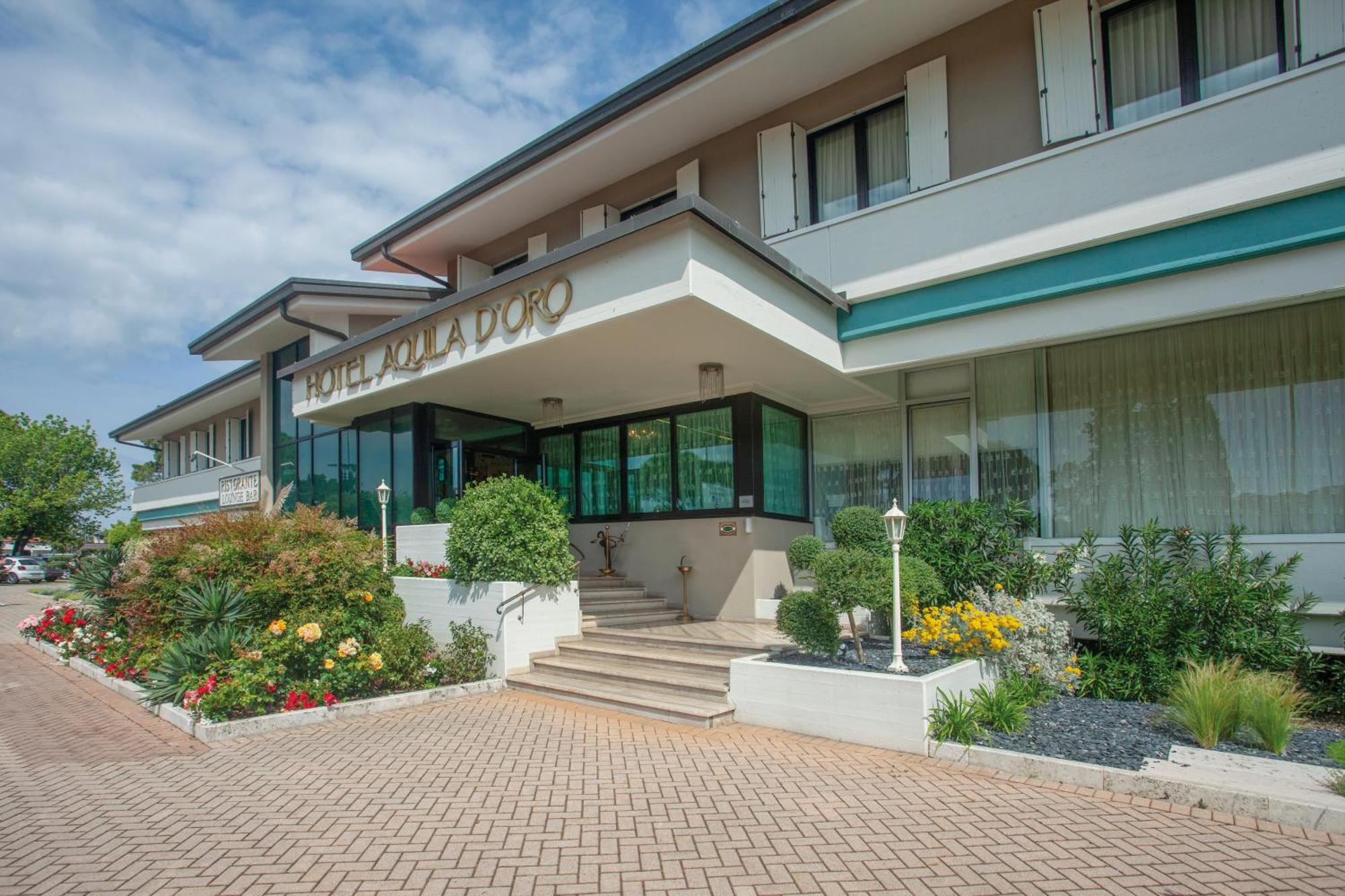 Hotel Aquila D'Oro Desenzano Desenzano del Garda Exterior foto